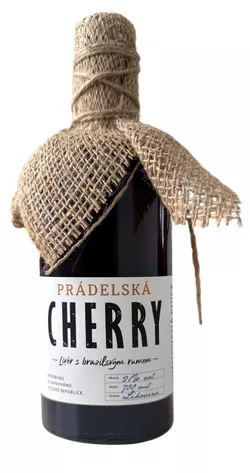 PRÁDELSKÁ Cherry s brazilským rumem 21% 0,7