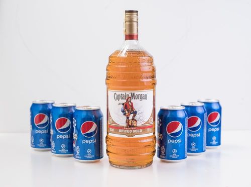 Captain Morgan Spiced Gold Barrel 1,5l + 6x cola